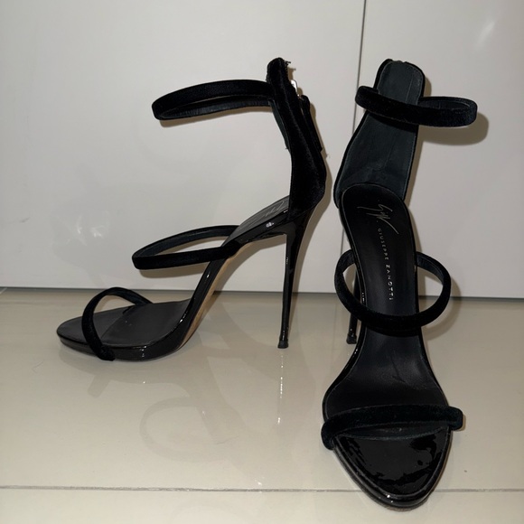 Giuseppe Zanotti Shoes - Giuseppe Zanotti Black Strappy Heels